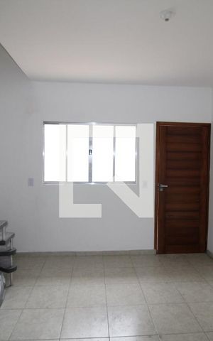 Casa de condomínio para alugar com 65m², 2 quartos e sem vagaSala