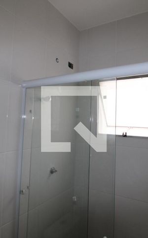 Casa de condomínio para alugar com 65m², 2 quartos e sem vagaBanheiro