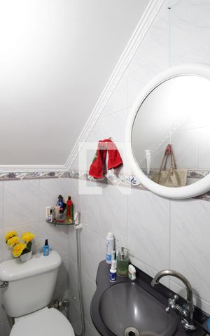 Casa de condomínio à venda com 78m², 2 quartos e 1 vagaLavabo