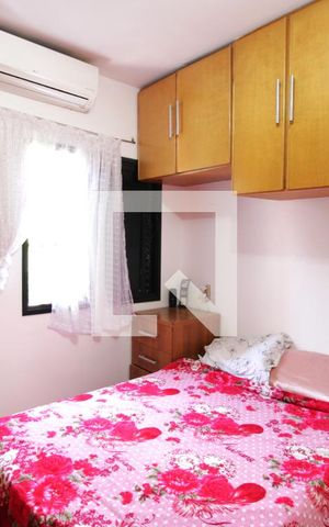 Casa de condomínio à venda com 78m², 2 quartos e 1 vagaSuíte 1