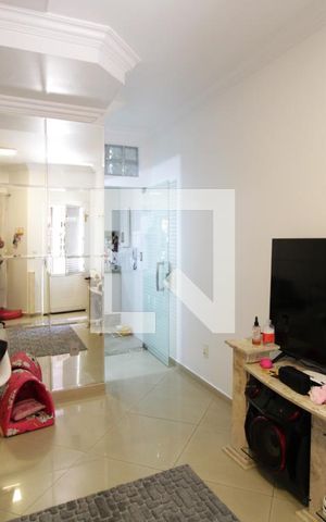 Casa de condomínio à venda com 78m², 2 quartos e 1 vagaSala