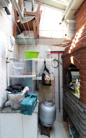 Casa de condomínio à venda com 78m², 2 quartos e 1 vagaÁrea de Serviço