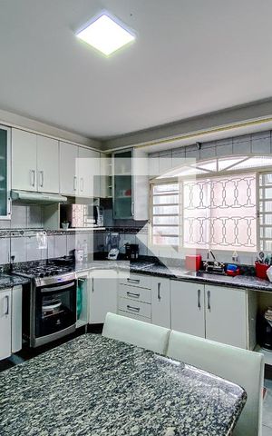 Casa à venda com 240m², 3 quartos e 4 vagasCozinha