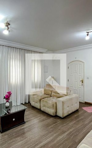 Casa à venda com 240m², 3 quartos e 4 vagasSala