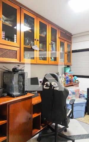 Apartamento à venda com 150m², 4 quartos e 3 vagas Apartamento à venda com 150m², 4 quartos e 3 vagasQuarto 1