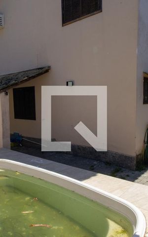 Casa à venda com 250m², 3 quartos e 3 vagas Casa à venda com 250m², 3 quartos e 3 vagasQuintal