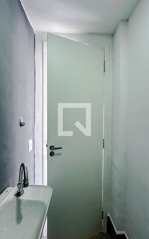Apartamento à venda com 64m², 2 quartos e sem vagaBanheiro de serviço