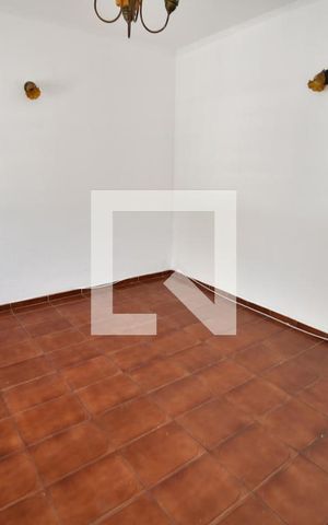 Casa para alugar com 80m², 2 quartos e 2 vagasSala