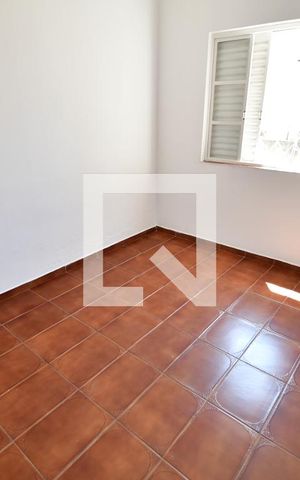 Casa para alugar com 80m², 2 quartos e 2 vagasQuarto 1