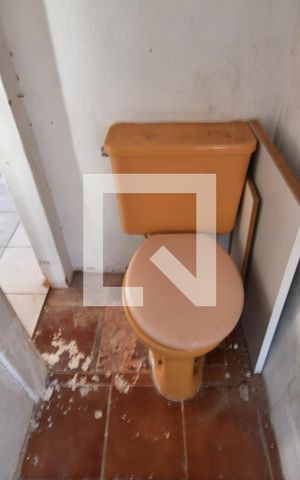 Casa para alugar com 80m², 2 quartos e 2 vagasBanheiro de serviço