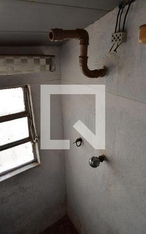 Casa para alugar com 80m², 2 quartos e 2 vagasBanheiro de serviço - Detalhe