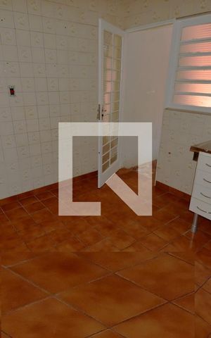 Casa para alugar com 80m², 2 quartos e 2 vagasCozinha