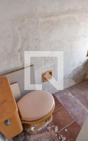Casa para alugar com 80m², 2 quartos e 2 vagasBanheiro de serviço