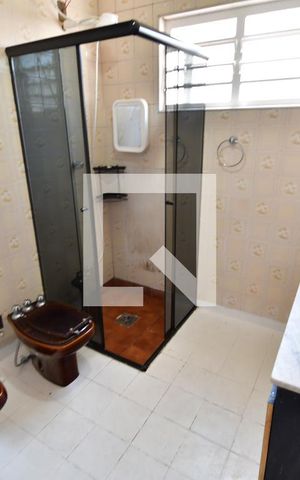 Casa para alugar com 80m², 2 quartos e 2 vagasBanheiro
