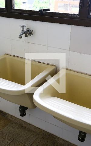 Apartamento à venda com 200m², 4 quartos e 4 vagas Apartamento à venda com 200m², 4 quartos e 4 vagasÁrea de Serviço