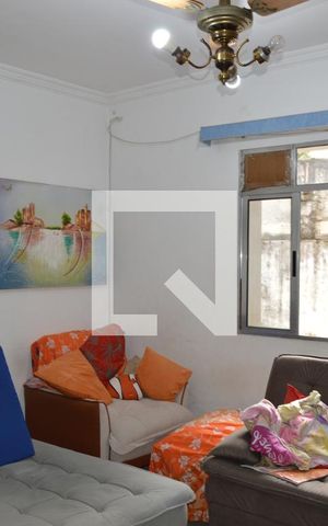 Casa à venda com 210m², 4 quartos e sem vagaSala
