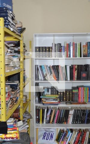 Casa à venda com 210m², 4 quartos e sem vagaEscritório