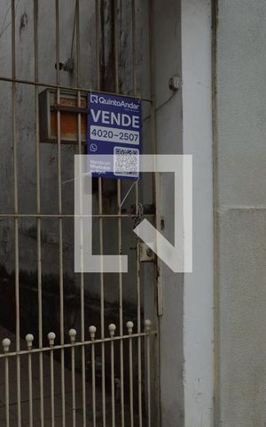 Casa à venda com 210m², 4 quartos e sem vagaFachada + Plaquinha