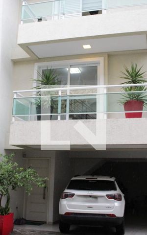 Casa de condomínio à venda com 174m², 3 quartos e 4 vagasÁrea comum