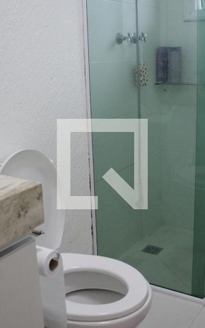 Casa de condomínio à venda com 174m², 3 quartos e 4 vagasBanheiro da Suíte 2