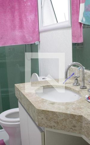 Casa de condomínio à venda com 174m², 3 quartos e 4 vagasBanheiro da Suíte 1