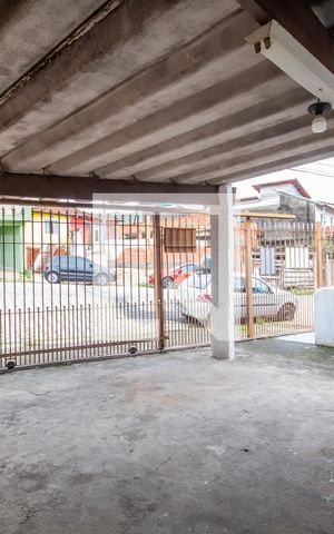 Casa à venda com 100m², 4 quartos e 2 vagas Casa à venda com 100m², 4 quartos e 2 vagasGaragem