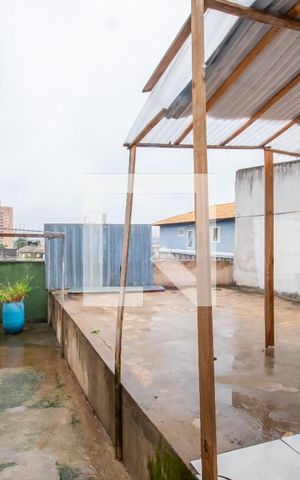 Casa à venda com 100m², 4 quartos e 2 vagas Casa à venda com 100m², 4 quartos e 2 vagasQuintal