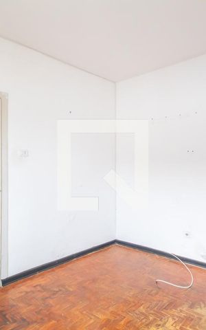 Casa à venda com 100m², 4 quartos e 2 vagas Casa à venda com 100m², 4 quartos e 2 vagasSala