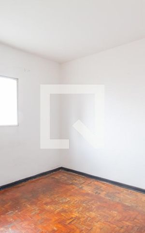 Casa à venda com 100m², 4 quartos e 2 vagas Casa à venda com 100m², 4 quartos e 2 vagasQuarto