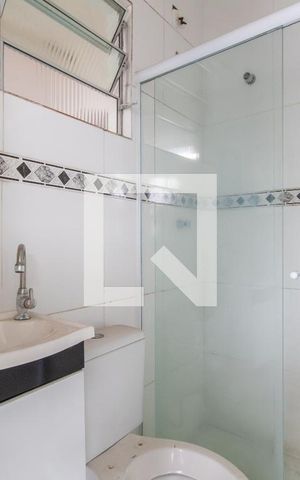 Casa à venda com 100m², 4 quartos e 2 vagas Casa à venda com 100m², 4 quartos e 2 vagasBanheiro