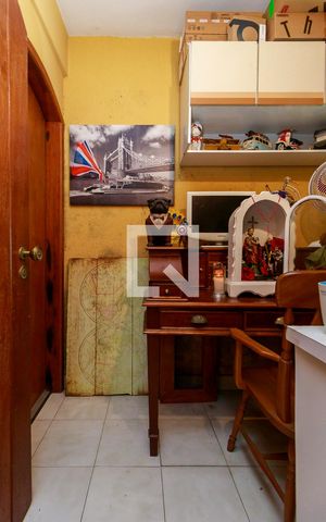 Casa à venda com 300m², 3 quartos e 5 vagas Casa à venda com 300m², 3 quartos e 5 vagasEscritório