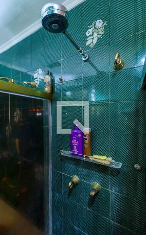 Casa à venda com 300m², 3 quartos e 5 vagas Casa à venda com 300m², 3 quartos e 5 vagasSuíte - Banheiro