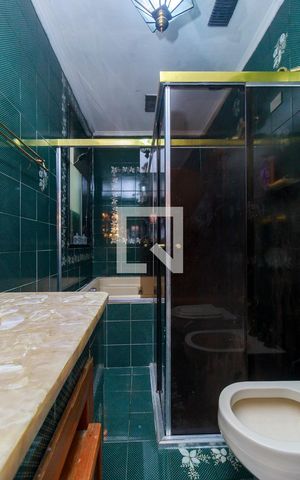 Casa à venda com 300m², 3 quartos e 5 vagas Casa à venda com 300m², 3 quartos e 5 vagasSuíte - Banheiro