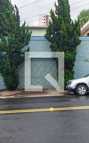 Casa à venda com 300m², 3 quartos e 5 vagas Casa à venda com 300m², 3 quartos e 5 vagasFachada