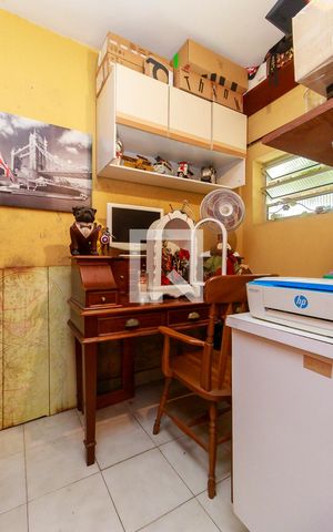Casa à venda com 300m², 3 quartos e 5 vagas Casa à venda com 300m², 3 quartos e 5 vagasEscritório