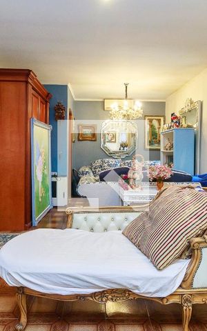 Casa à venda com 300m², 3 quartos e 5 vagas Casa à venda com 300m², 3 quartos e 5 vagasSala