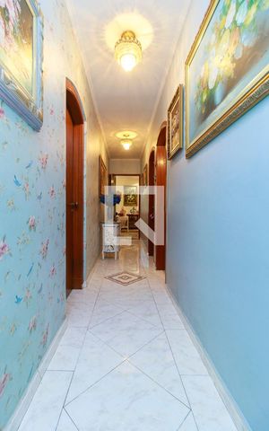 Casa à venda com 300m², 3 quartos e 5 vagas Casa à venda com 300m², 3 quartos e 5 vagasCorredor
