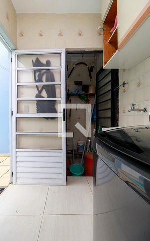 Casa à venda com 300m², 3 quartos e 5 vagas Casa à venda com 300m², 3 quartos e 5 vagasÁrea de Serviço