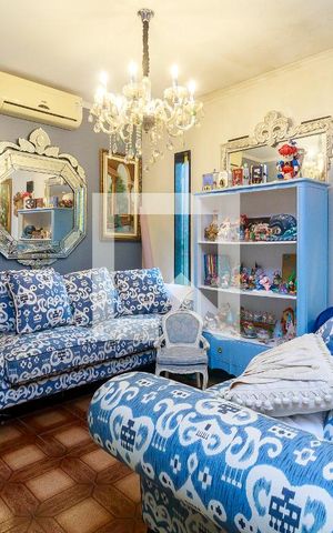 Casa à venda com 300m², 3 quartos e 5 vagas Casa à venda com 300m², 3 quartos e 5 vagasSala