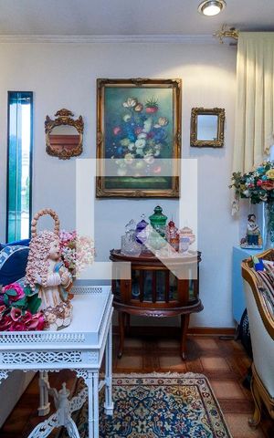 Casa à venda com 300m², 3 quartos e 5 vagas Casa à venda com 300m², 3 quartos e 5 vagasSala