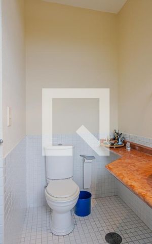 Casa à venda com 900m², 7 quartos e 8 vagasBanheiro 3