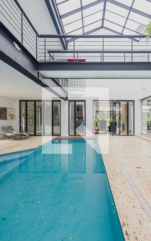 Casa à venda com 900m², 7 quartos e 8 vagasPiscina