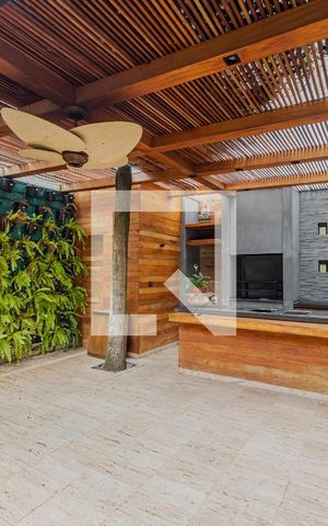 Casa à venda com 900m², 7 quartos e 8 vagasChurrasqueira