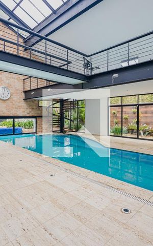 Casa à venda com 900m², 7 quartos e 8 vagasPiscina