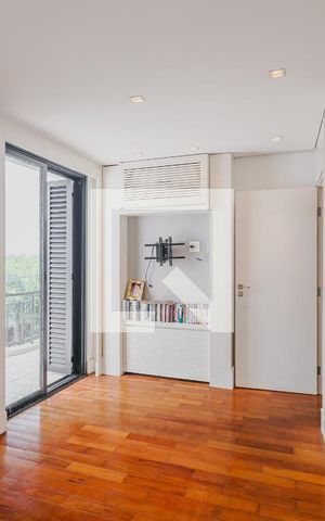 Casa à venda com 900m², 7 quartos e 8 vagasSuíte 3