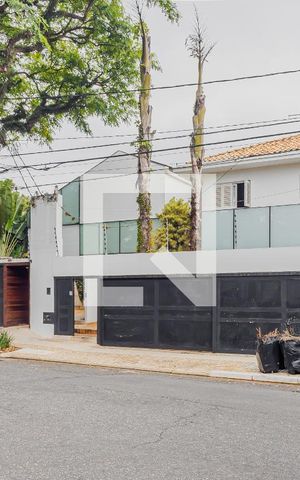 Casa à venda com 900m², 7 quartos e 8 vagasFachada
