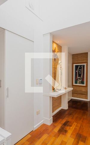 Casa à venda com 900m², 7 quartos e 8 vagasCorredor