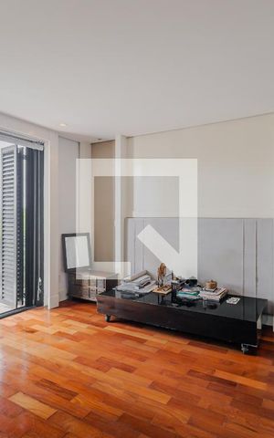 Casa à venda com 900m², 7 quartos e 8 vagasSuíte 2