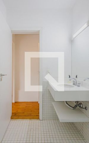Casa à venda com 900m², 7 quartos e 8 vagasBanheiro 2