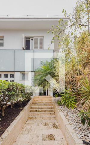 Casa à venda com 900m², 7 quartos e 8 vagasEntrada